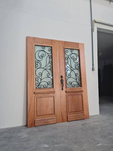 Porta de Madeira sob Medida